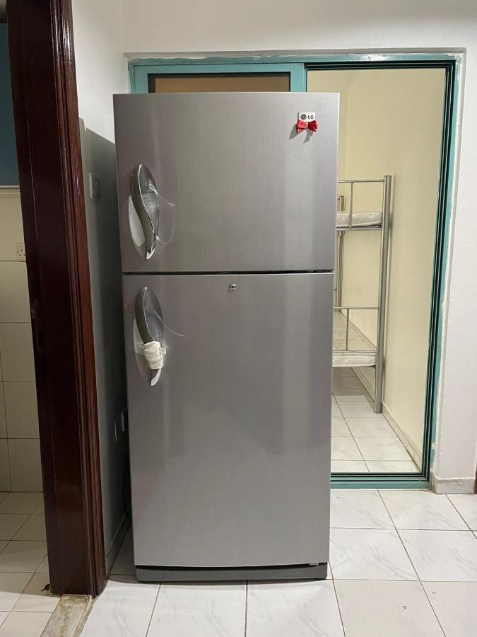 דובאי Brand New Boys Hostel 5 Min Walk From Burjuman Metro Station Exit-4 With All Brand New Furnishings & Free Facilities מראה חיצוני תמונה
