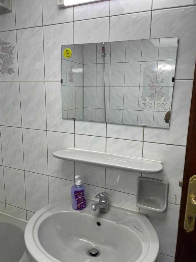 דובאי Brand New Boys Hostel 5 Min Walk From Burjuman Metro Station Exit-4 With All Brand New Furnishings & Free Facilities מראה חיצוני תמונה