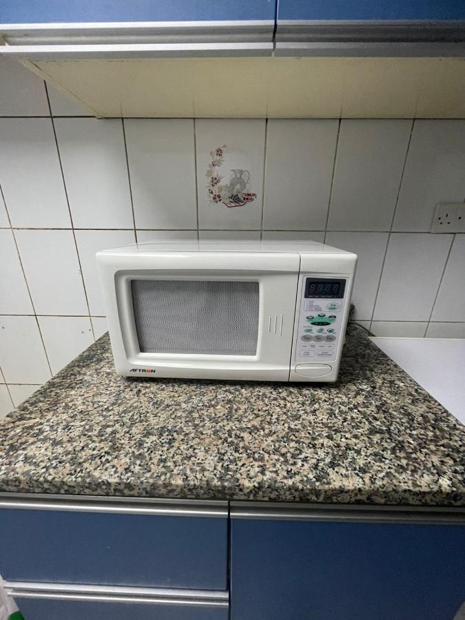 דובאי Brand New Boys Hostel 5 Min Walk From Burjuman Metro Station Exit-4 With All Brand New Furnishings & Free Facilities מראה חיצוני תמונה