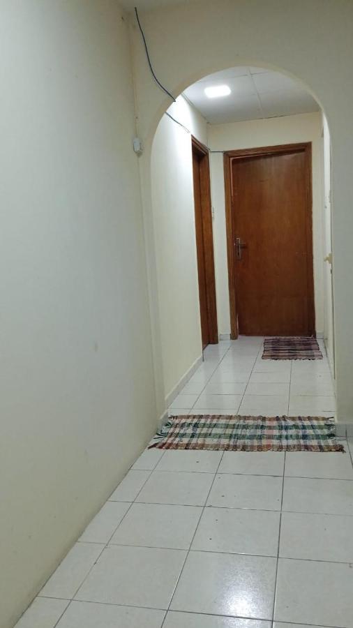 דובאי Brand New Boys Hostel 5 Min Walk From Burjuman Metro Station Exit-4 With All Brand New Furnishings & Free Facilities מראה חיצוני תמונה