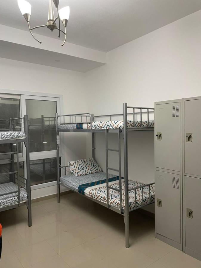 דובאי Brand New Boys Hostel 5 Min Walk From Burjuman Metro Station Exit-4 With All Brand New Furnishings & Free Facilities מראה חיצוני תמונה